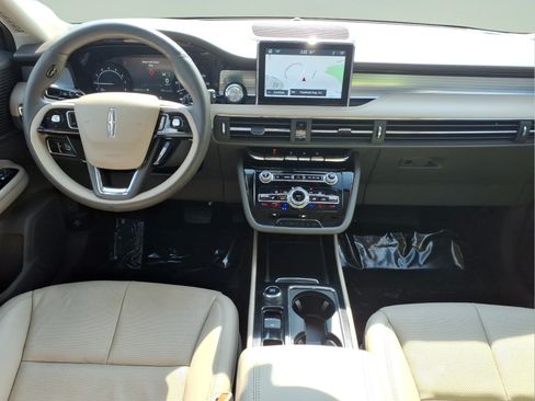 Certified 2022 Lincoln Corsair AWD w/ Premium Package image 17