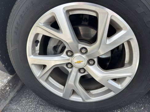 Used 2019 Chevrolet Equinox Premier image 4