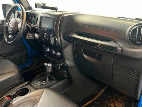 Used 2014 Jeep Wrangler Altitude image 25