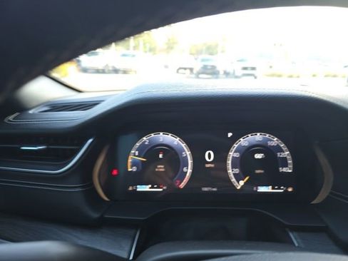 Used 2024 Jeep Grand Cherokee L Limited w/ Luxury Tech Group II image 10