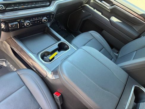 Used 2025 Chevrolet Silverado 3500 LTZ w/ LTZ Premium Package AWD/4WD image 18