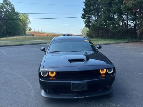 Used 2019 Dodge Challenger R/T w/ Driver Convenience Group image 21