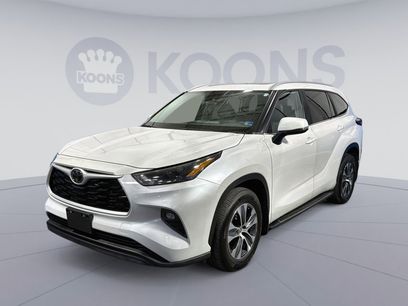 Used 2023 Toyota Highlander XLE