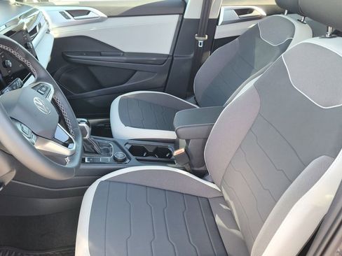 New 2025 Volkswagen Taos SE image 10