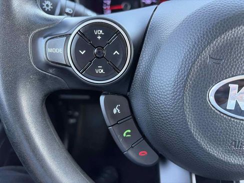 Used 2016 Kia Soul FWD image 37