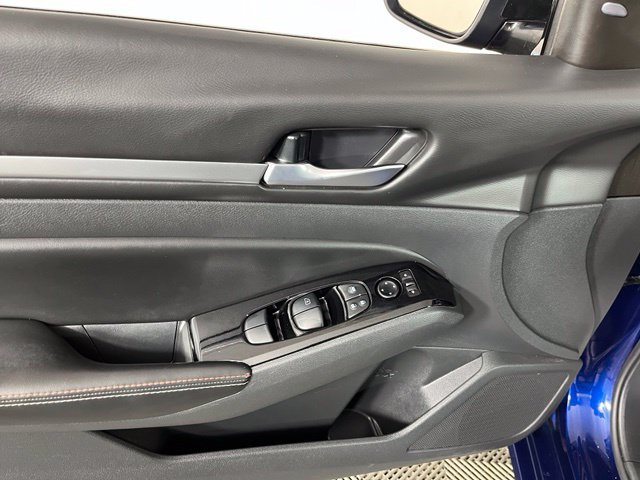 Used 2024 Nissan Altima 2.5 SR w/ SR Premium Package FWD image 13