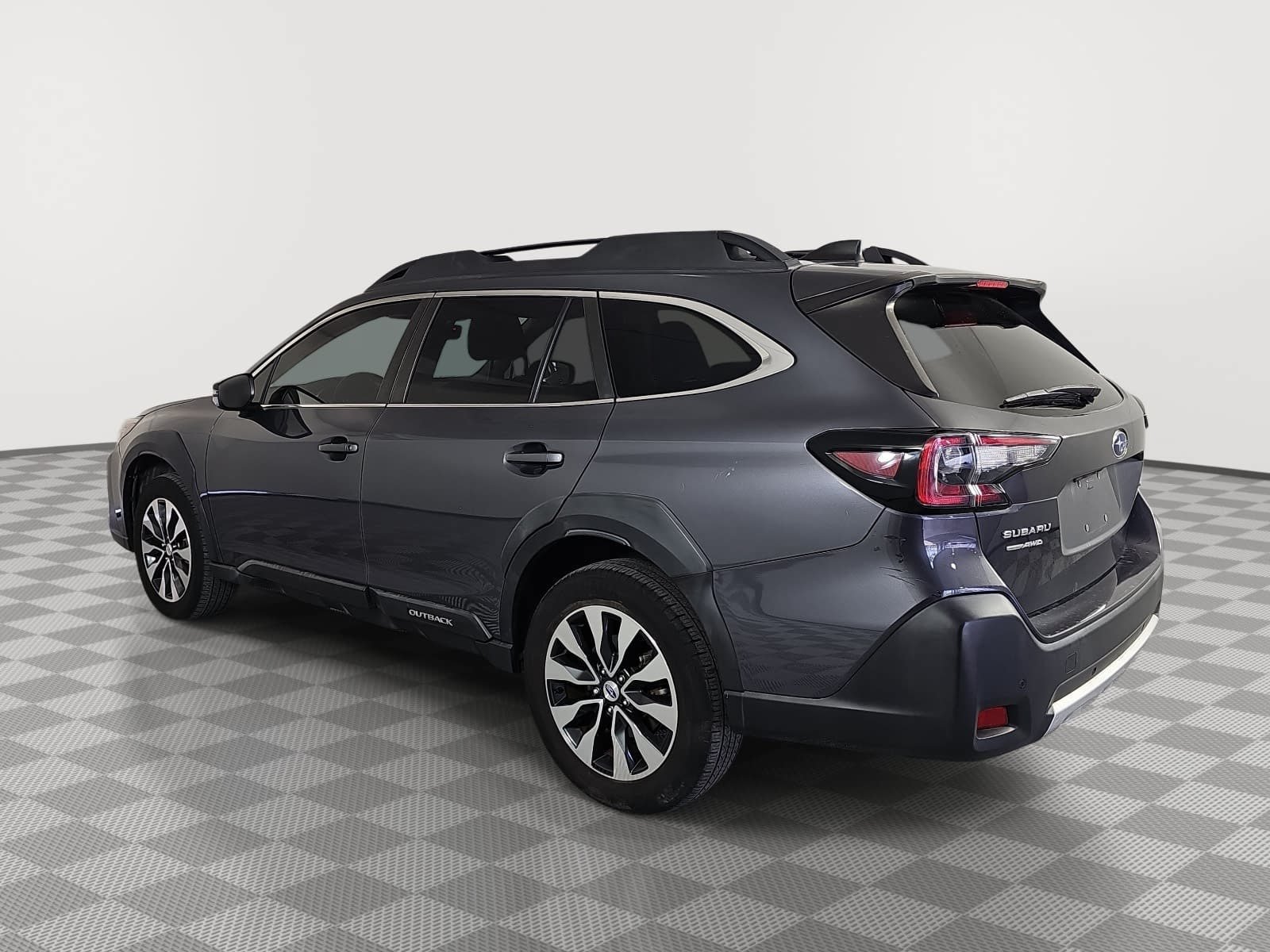 Used 2023 Subaru Outback Limited AWD/4WD image 6