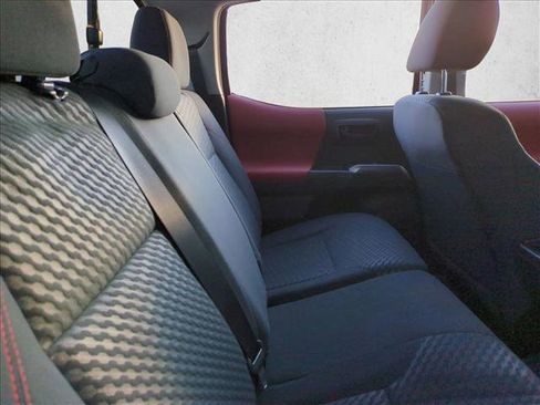 Certified 2022 Toyota Tacoma SR5 image 18