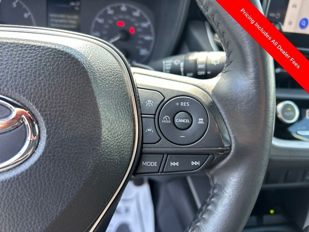 Used 2024 Toyota Corolla Cross AWD Hybrid w/ Moonroof Package image 9