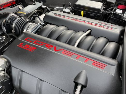 Used 2005 Chevrolet Corvette Convertible w/ Preferred Equipment Group RWD image 16