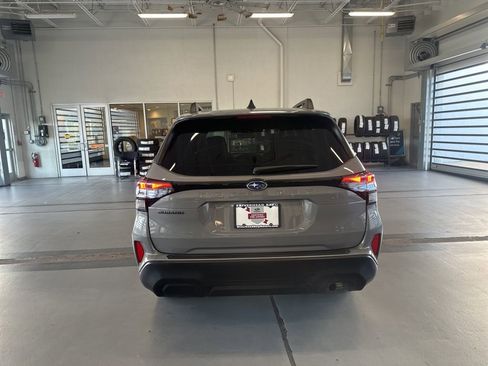 Used 2025 Subaru Forester Premium image 4