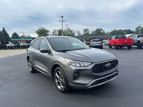 Used 2023 Ford Escape ST-Line Select w/ Class II Trailer Tow Package AWD/4WD image 7