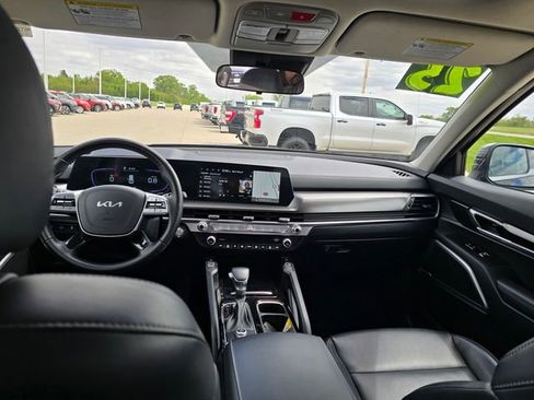 Used 2025 Kia Telluride S FWD image 30