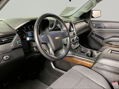 Used 2018 Chevrolet Suburban LS w/ Enhanced Driver Alert Package RWD image 16
