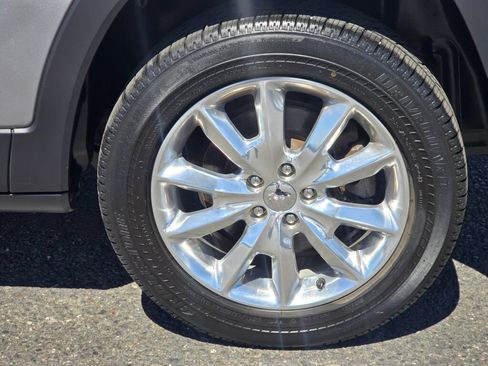 Used 2015 Jeep Cherokee Limited w/ Technology Group AWD/4WD image 10