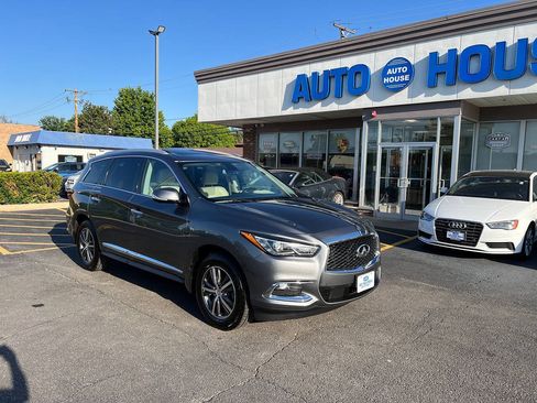 Used 2018 INFINITI QX60 Luxe w/ Premium Plus Package AWD/4WD image 3