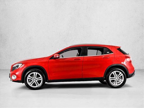 Used 2018 Mercedes-Benz GLA 250 4MATIC image 8