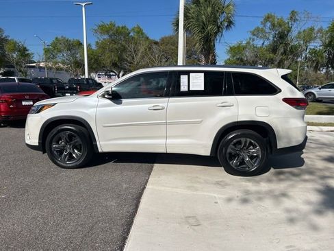 Used 2017 Toyota Highlander Limited Platinum image 7