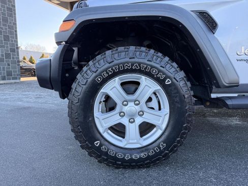 Used 2020 Jeep Wrangler Sport image 11