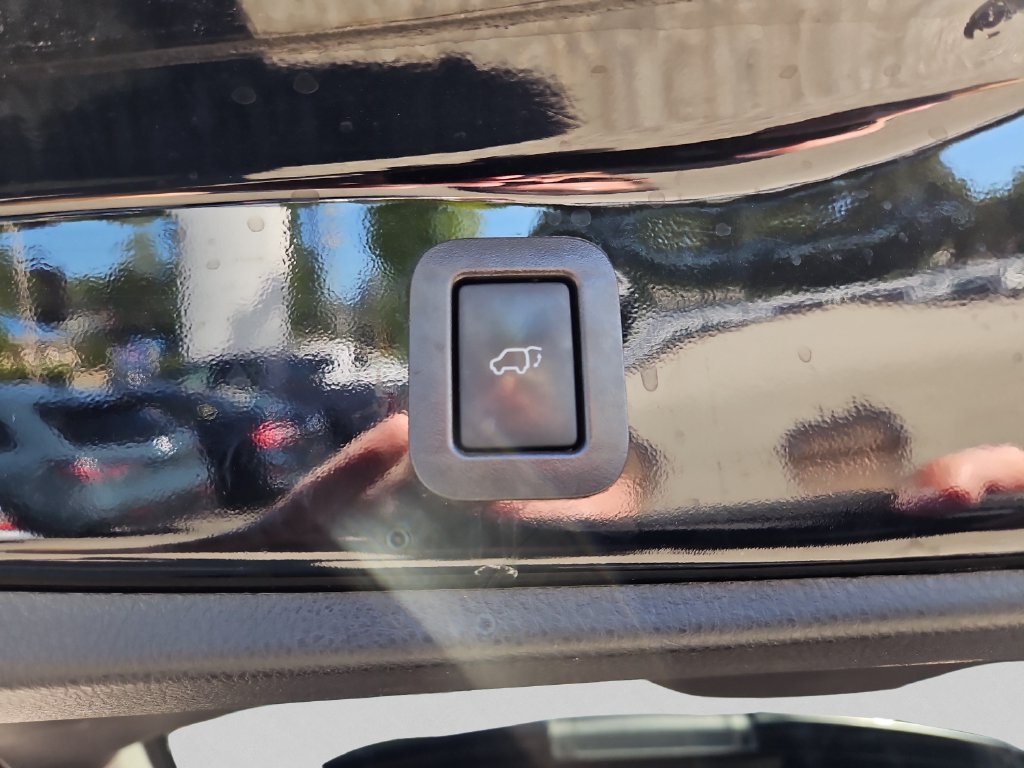 Used 2019 Toyota Highlander SE AWD/4WD image 22