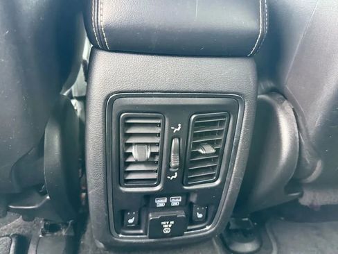 Used 2015 Jeep Grand Cherokee Limited image 9