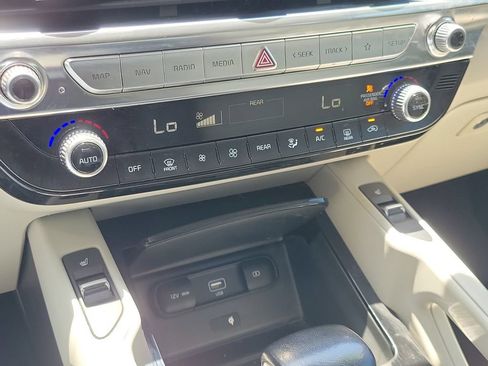 Used 2022 Kia Telluride S FWD image 28