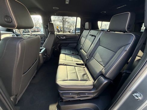 Used 2024 Chevrolet Suburban Premier image 18
