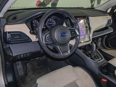 Used 2020 Subaru Outback Premium image 5