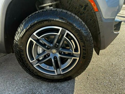 Used 2026 Rivian R1S Adventure image 31