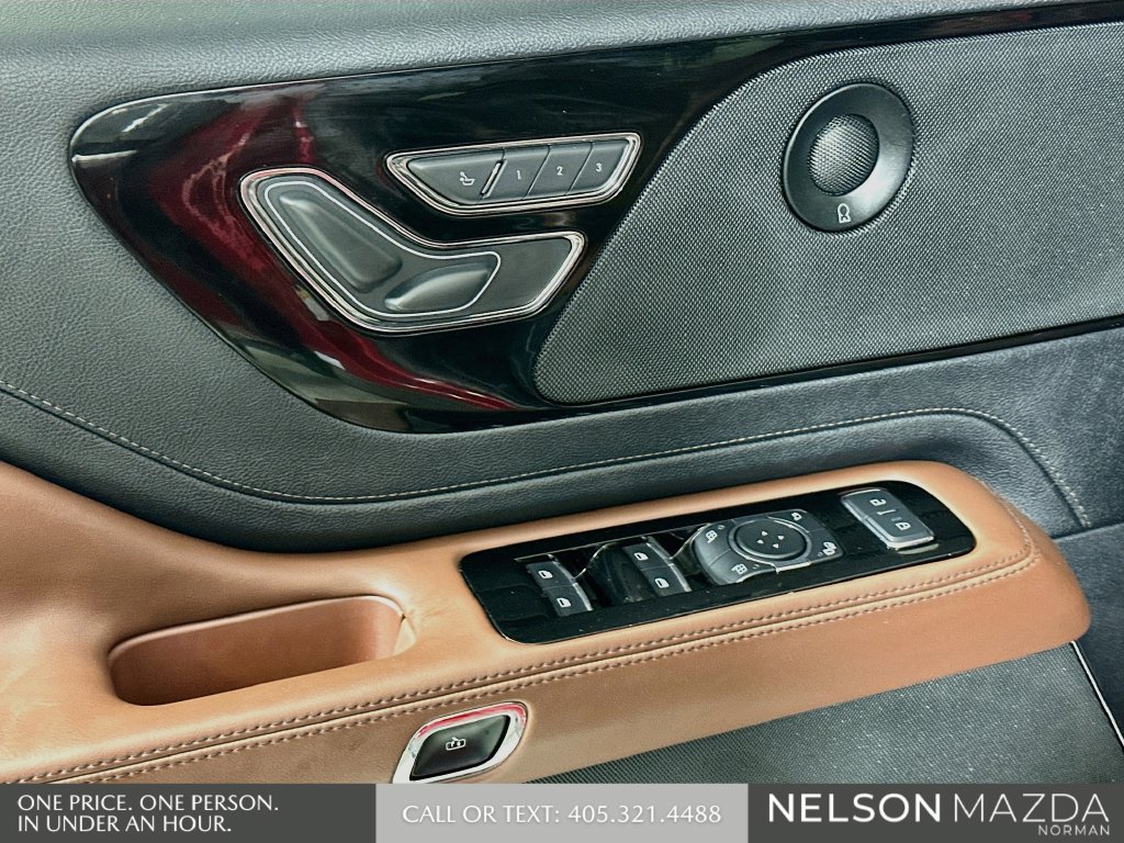 Used 2025 Lincoln Aviator Reserve w/ Illumination Package RWD image 21