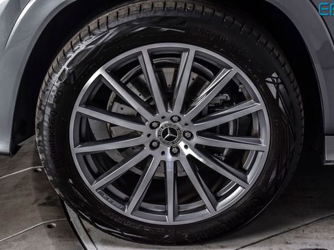 Used 2025 Mercedes-Benz GLS 450 4MATIC image 10