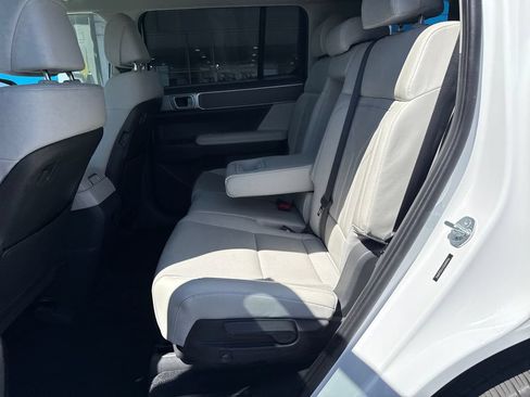Used 2025 Hyundai Santa Fe SEL AWD/4WD image 35