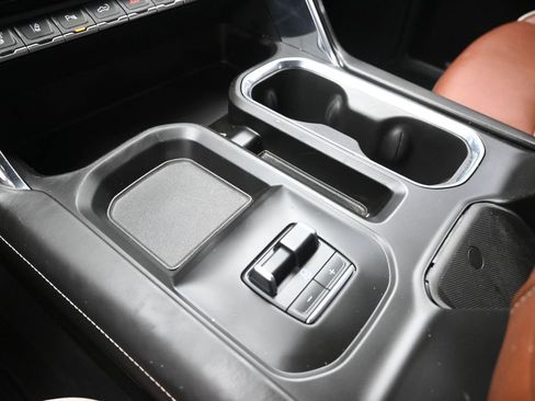 Used 2025 GMC Sierra 2500 Denali Ultimate image 30