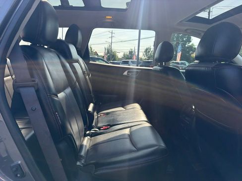 Used 2019 Nissan Pathfinder SL FWD image 28