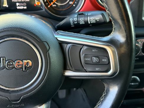 Used 2019 Jeep Wrangler Unlimited Sahara image 25