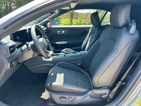 Used 2026 Ford Mustang Convertible RWD image 11