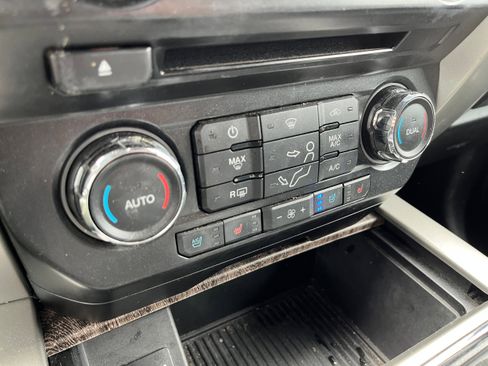 Used 2018 Ford F250 Lariat w/ Lariat Ultimate Package AWD/4WD image 16