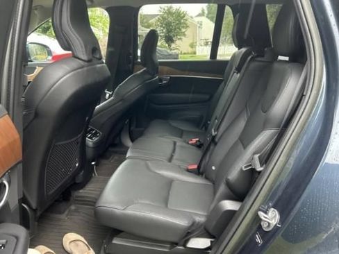 Used 2025 Volvo XC90 T8 Plus AWD/4WD image 2