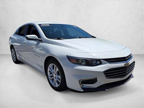 Used 2018 Chevrolet Malibu LT FWD image 3