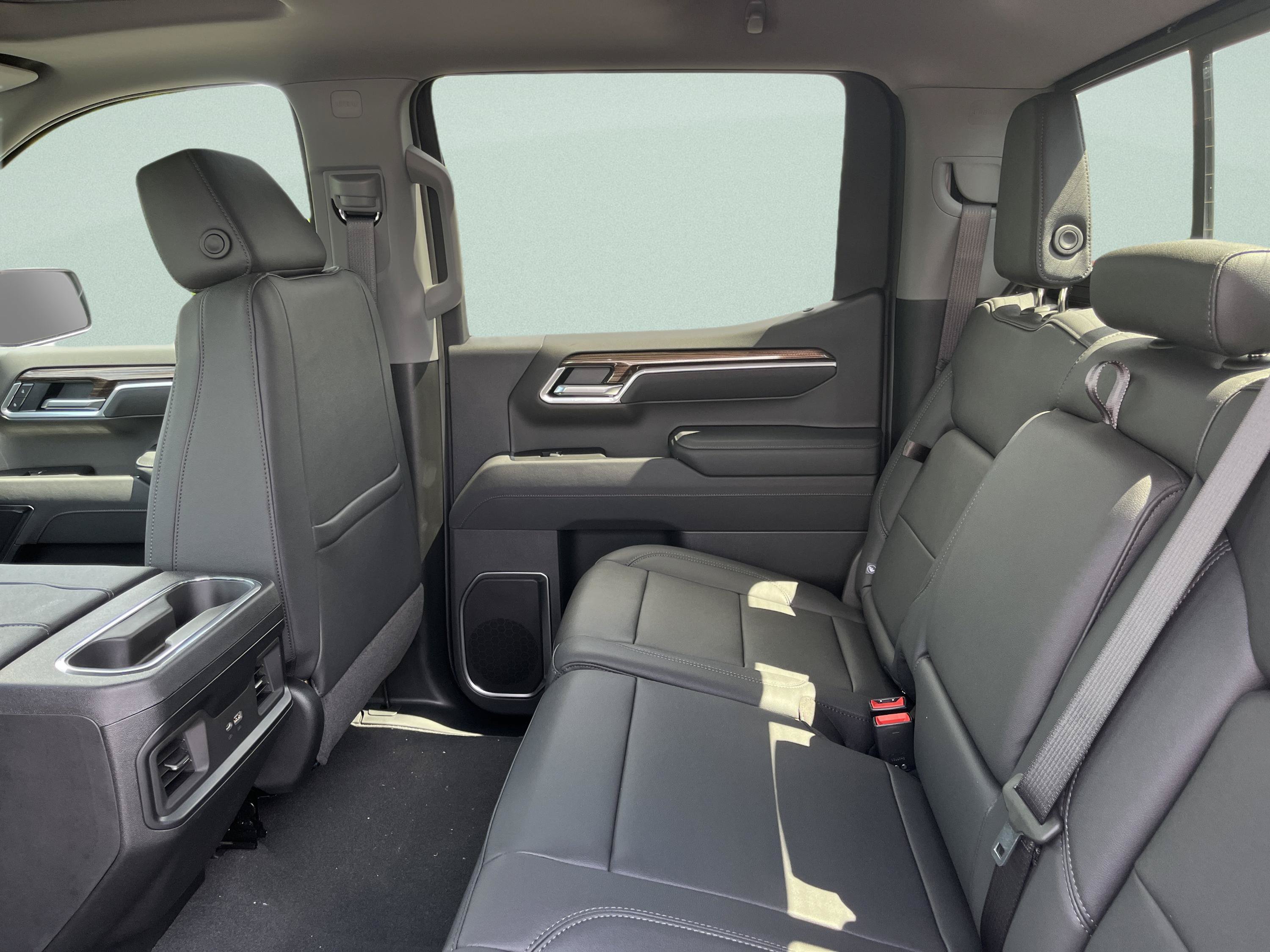New 2026 Chevrolet Silverado 1500 RST w/ Redline Edition AWD/4WD image 25