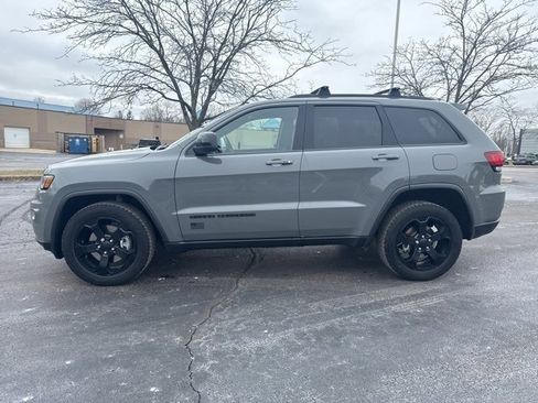 Used 2021 Jeep Grand Cherokee Freedom Edition image 4