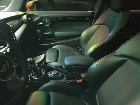 Used 2018 MINI Cooper S FWD image 4