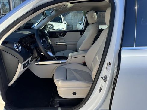 Used 2026 Mercedes-Benz GLB 250 4MATIC image 12