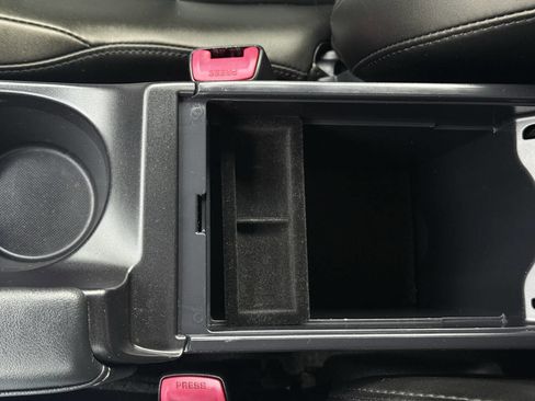 Used 2013 Lexus CT 200h Base 4dr Hatchback image 28