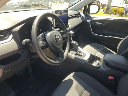 Certified 2025 Toyota RAV4 XLE w/ Convenience Package FWD image 17