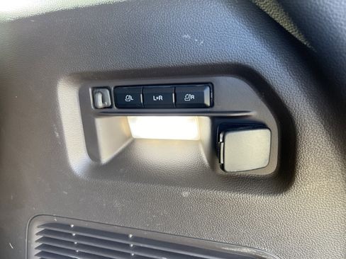 Used 2023 Ford Explorer Platinum w/ Technology Package image 37