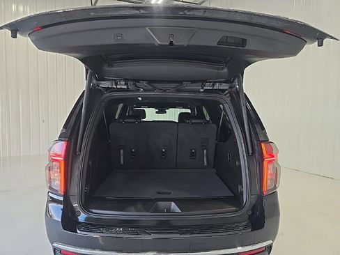 Used 2024 Chevrolet Suburban LT image 21