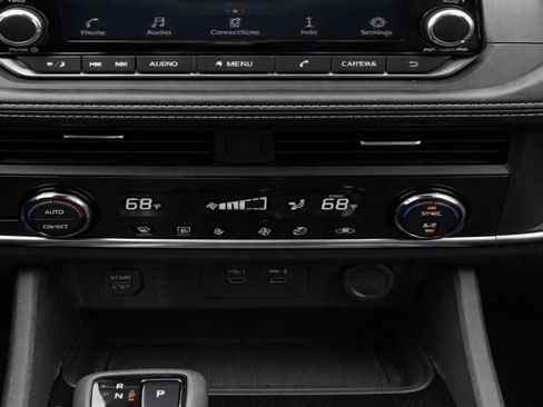 Used 2025 Nissan Rogue SV FWD image 17