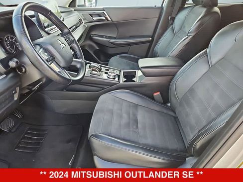 Used 2024 Mitsubishi Outlander SE FWD image 17