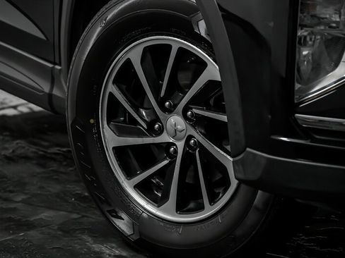 Used 2020 Mitsubishi Eclipse Cross ES image 3